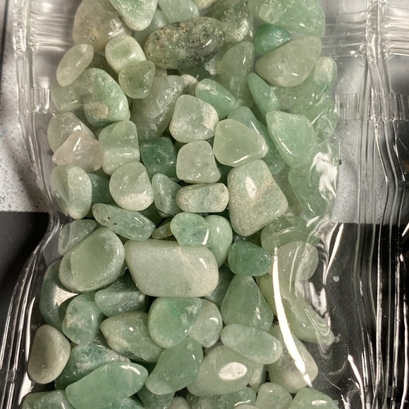 Craft: Un-Drilled Semi-Precious Stone pebbles/chips - Picture 2 of 11